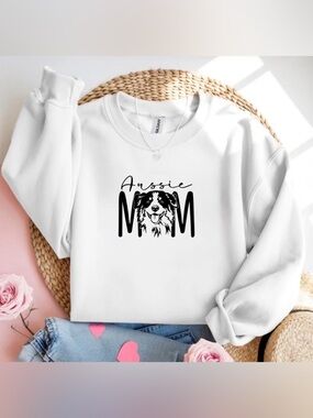 Aussie Mom Minimal White Crewneck Sweatshirt Dog Lover Gift Shirt